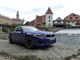 BMW M5 (F90)